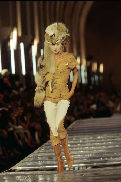 Look 17